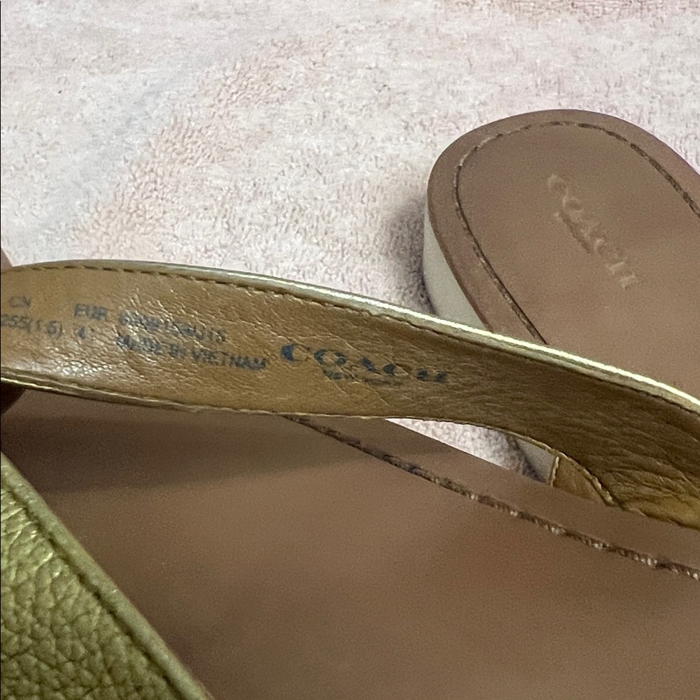 Coach Shelly A01045 gold tone, thong slipper size 11 B - Picture 16 of 16